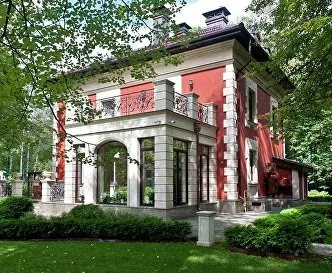 Menekülés három tanulságos történeteket mozgatni lakosok egy magánlakás, a személyes tapasztalatok és történetek