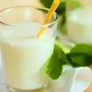 Hogyan lehet megjeleníteni egy fekete színű a haja