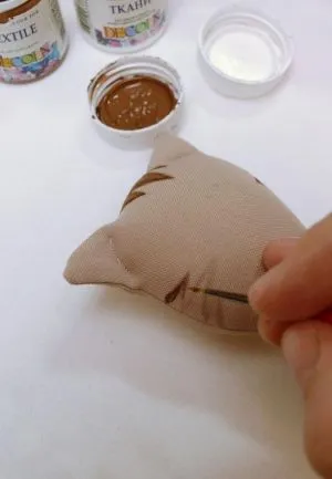 Hogyan varrni egy macska játék saját kezűleg