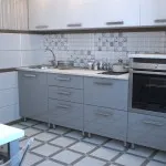 Áttekintés kötényt a konyhában csempe a kezüket (kötény) Áttekintés kötényt a konyhában csempe a kezüket