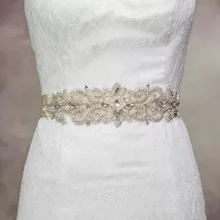 Öv ruha saját kezűleg, hogyan kell varrni szövet képek és videó