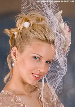 Frizura virággal - 90 lehetőségek különleges alkalmakra