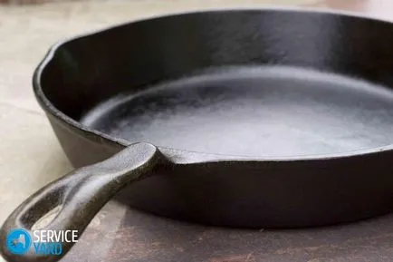 Burnt öntöttvas serpenyőben, mit kell tenni, serviceyard-kényelmes otthon kéznél