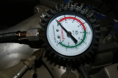 Decarbonizer dugattyúgyűrűk a kezüket, kézműves autók (Decarbonizer) Decarbonizer dugattyúgyűrűk a kezüket, kézműves autók