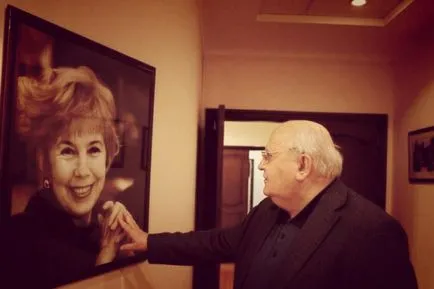 Raisa Gorbachev életrajz, gyászjelentés, a halál okát (élet Gorbacsov) Raisa Gorbachev életrajz, gyászjelentés, a halál oka