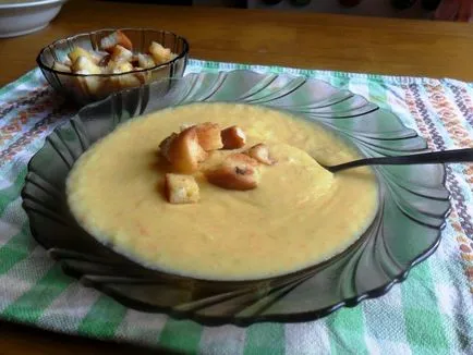 Recept sajt olvasztott sajt leves csirkével és gombával, illetve gombák