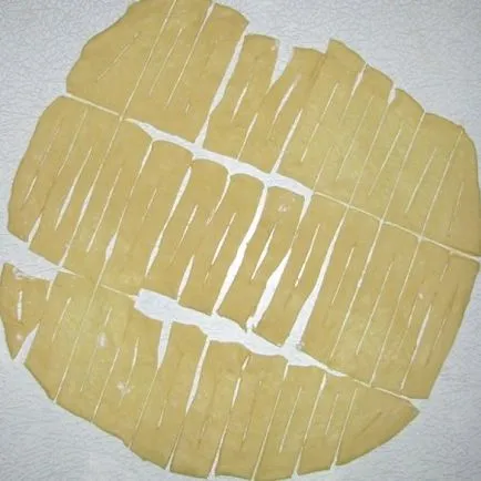 A recept a tésztát tapad a lépésről lépésre leírás, és videó (tűzifa kerül sült) A recept a tésztához tapad a lépésről lépésre leírás, és videó
