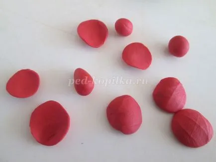 Rose agyagból kezük