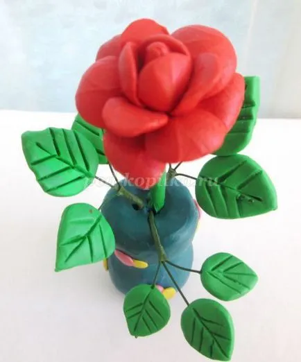 Rose agyagból kezük