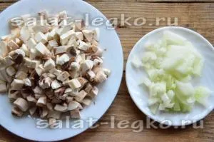 Saláta csirkével, gombával és paradicsommal recept fényképpel (paradicsom) Saláta csirkével, gombával és paradicsommal recept egy fotó