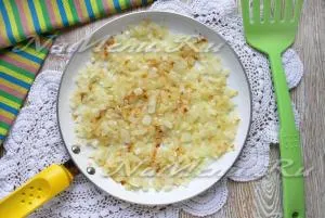 Saláta csirkével és gombával rétegek, a recept egy fotót