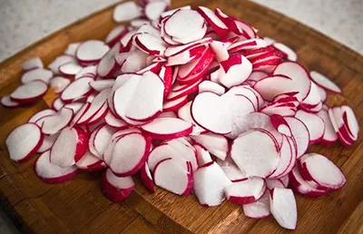 Saláták retek - 10 recept fotókkal (leginkább az szolgálja közvetlenül) Saláták retek - 10 recept fotókkal