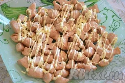 Saláta csirke, gomba, paradicsom és sajt - egy recept fotó (saláta) Saláta csirke, gomba, paradicsom és a sajt - a recept egy fotó