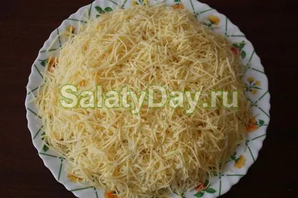 Saláta kiwi és a csirke és a sajt - nos, nagyon finom recept fotókkal és videó