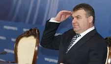 Serdyukov Anatolij Eduardovich - piszok, életrajz, az oktatás, a nemzetiség