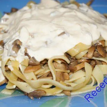 Lazac sült a kemencében alatt paradicsom és a sajt - lépésről lépésre recept fényképek online recept itt (Fettuccine gombával krémsajt) Lazac sült a kemencében alatt paradicsom és a sajt - lépésről lépésre recept fényképek online recept itt