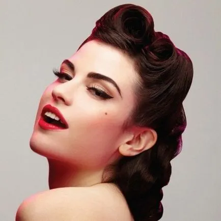 Stílusa Odri Hepbern - titkait stílus, kiegészítők és make-up