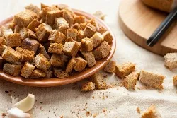 Krutonnal a sütőben - receptek képekkel (chips a sütőben receptek fotókkal) Krutonnal a sütőben - receptek képekkel