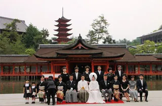 Esküvő a világ népei hagyományos japán esküvői