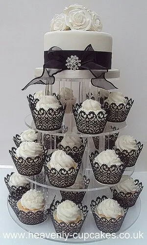 Esküvői torta torta (cupcakes)