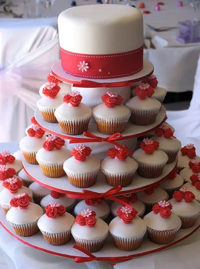Esküvői torta torta (cupcakes)