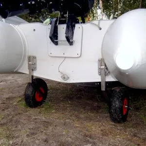 Keresztfa kerekek pvc csónak a kezüket (a belsejében a keresztfa) Keresztfa kerekek csónak pvc saját kezűleg
