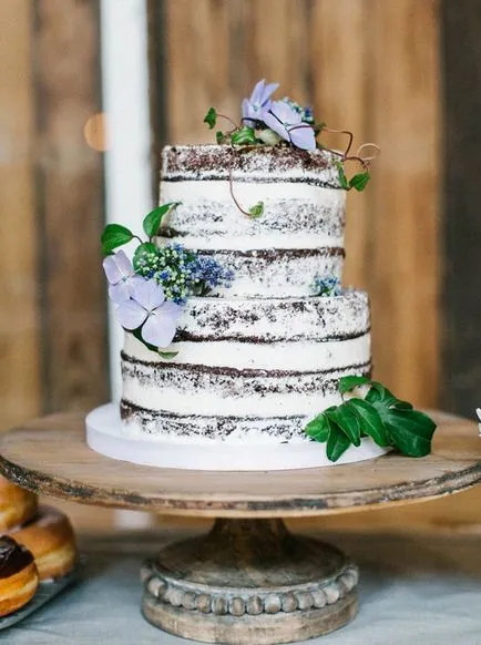 Földszintes esküvői torta és a kétszintű (esküvő) Esküvői torta és kétszintes földszintes