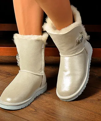 UGG 2016-2017 fotó divatos cipőt viselni UGG csizma télen különböző színekben (fotó) UGG 2016-2017 fotó divatos cipőt viselni UGG csizma télen különböző színekben