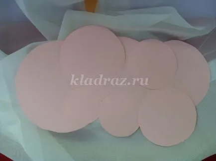 Fali virággal papírból kezeddel (dekoráció) Fali virággal papírból saját kezűleg