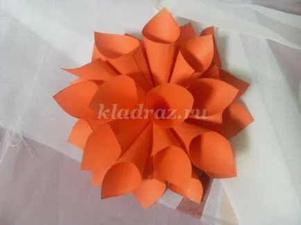 Fali virággal papírból kezeddel (lépésről lépésre) Fali virággal papírból saját kezűleg