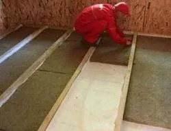 Melegítő a padlás az ország saját kezűleg módszerek, anyagok, kárpitok, fotó, videó