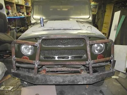 Megerősített lökhárító UAZ-469 kezük (lökhárító) Megerősített lökhárító UAZ-469 kezük