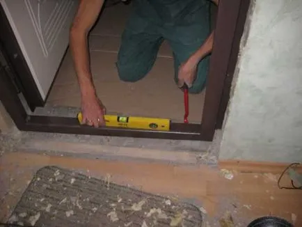 Szerelése fa ajtók kezüket finomságok munka, az ajtók