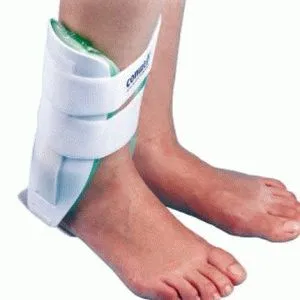 Kificamodott láb mellett a boka okok, kezelés (járás) Kificamodott láb mellett a boka okai, kezelése