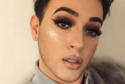 Minden összekeveredett, hogyan reagálnak az emberek a smink az arcán - Beauty (arc) Minden összekeveredett, hogyan reagálnak az emberek a smink az arcán - Beauty