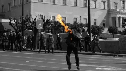 Hogyan készítsünk egy Molotov-koktélt Hogyan készítsünk egy Molotov-koktélt