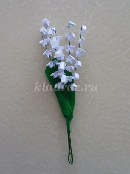Hogyan készítsünk egy liliom a papír