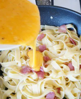 Mivel a tészta Carbonara