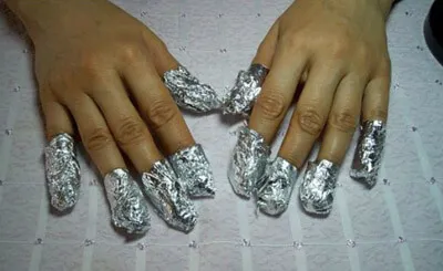 Hogyan lehet eltávolítani a zselés köröm Naroscheny
