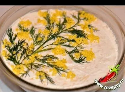 Hogyan lehet díszíteni egy salátát mimóza