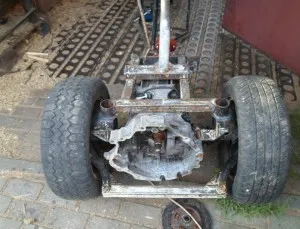 Házi hajtómű séta traktor állítható össze egy sor fogaskerekek (hajtómű egytengelyű saját készítésű eszköz a kezedben) Házi hajtómű séta traktor állítható össze egy sor fogaskerekek