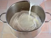 Oszét piték sajttal és burgonyával