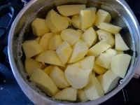 Oszét piték sajttal és burgonyával