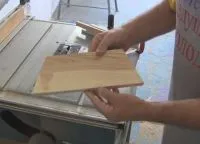 Padló állványok a virágok saját kezűleg