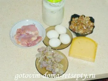 Saláta csirkével és anyák