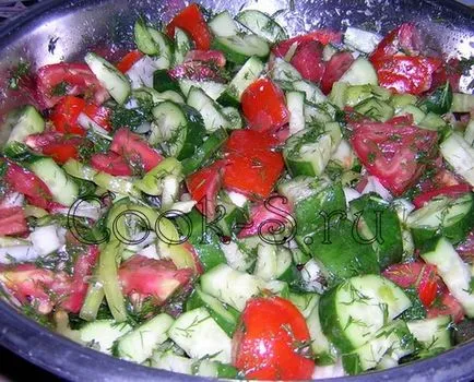 Saláta paradicsom és uborka paprika Saláta paradicsom és uborka paprika