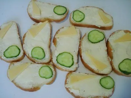 Szendvicsek kolbász, sajt, uborka - hogyan lehet egy szendvicset kolbásszal, sajttal, egy lépésről lépésre recept (sajt) Szendvicsek kolbász, sajt, uborka - hogyan lehet egy szendvicset kolbásszal, sajttal, egy recept lépésről lépésre