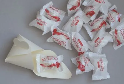 Esküvői édességet dobozok kitölti szimbolikus ajándékot a vendégeknek