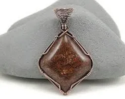 Cabochon - ez díszítőszegecs természetes kő