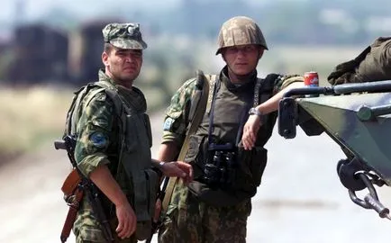 Vallomások egy amerikai katona láttam, mosolygós magyar pilóta (alapú Fény agyrázkódás később) Vallomások egy amerikai katona láttam, mosolygós magyar pilóta
